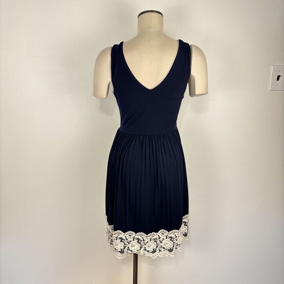 Yellow Star Modcloth Womens Navy Pleated Sleeveless Dress Sz Medium Lace Trim - Picture 8 of 8